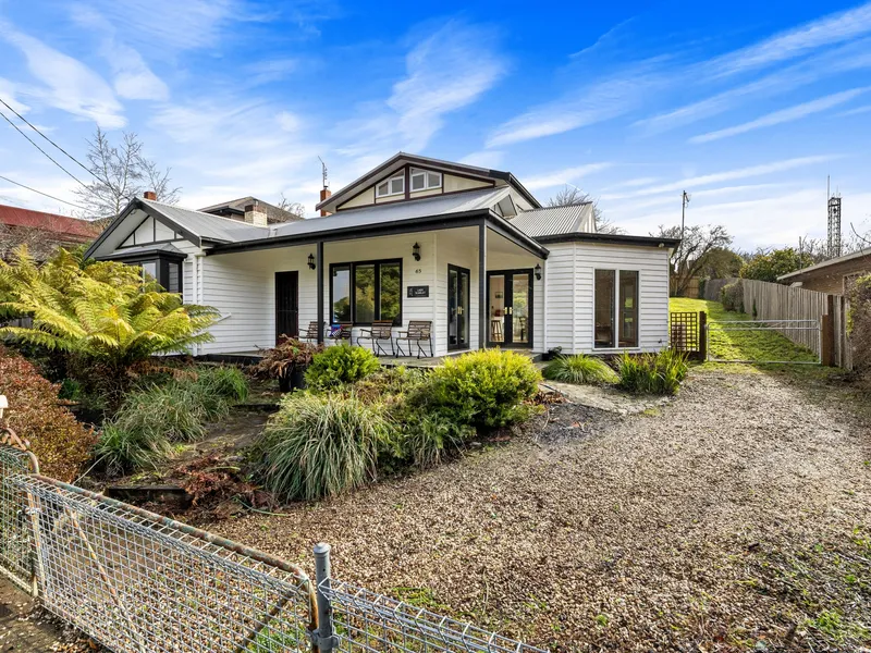 FULLY FURNISHED CENTRAL HOME