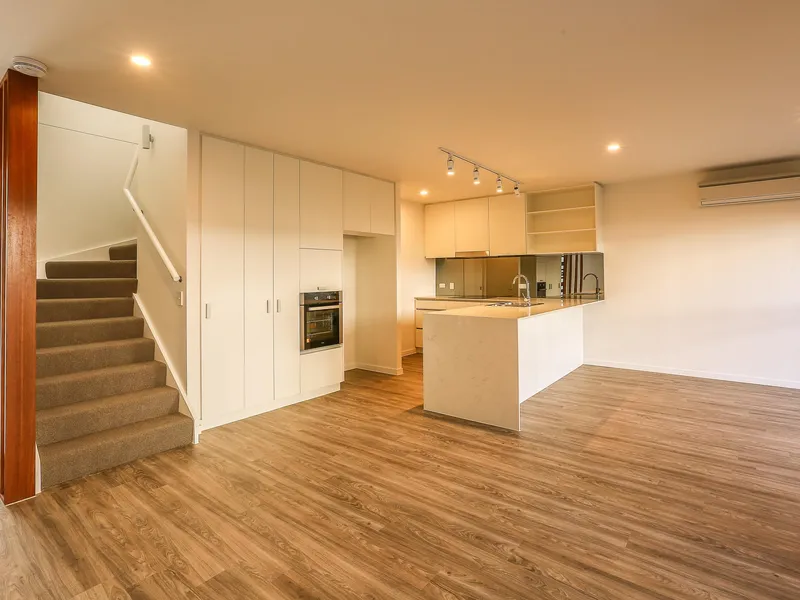 ARCHITECTURALLY DESIGNED TOWN HOME BY MIRVAC