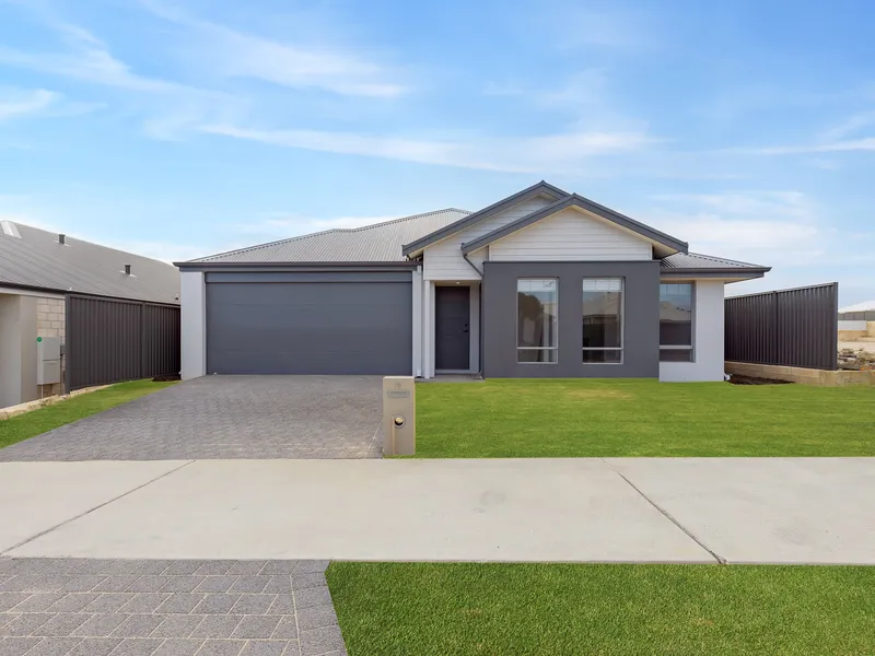 NEW BUILD PROPERTY WITH MONSTER YARD!