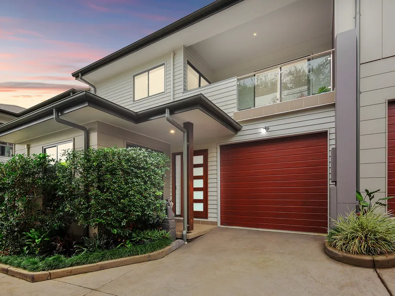 Coastal Lifestyle Within This Modern Townhouse
