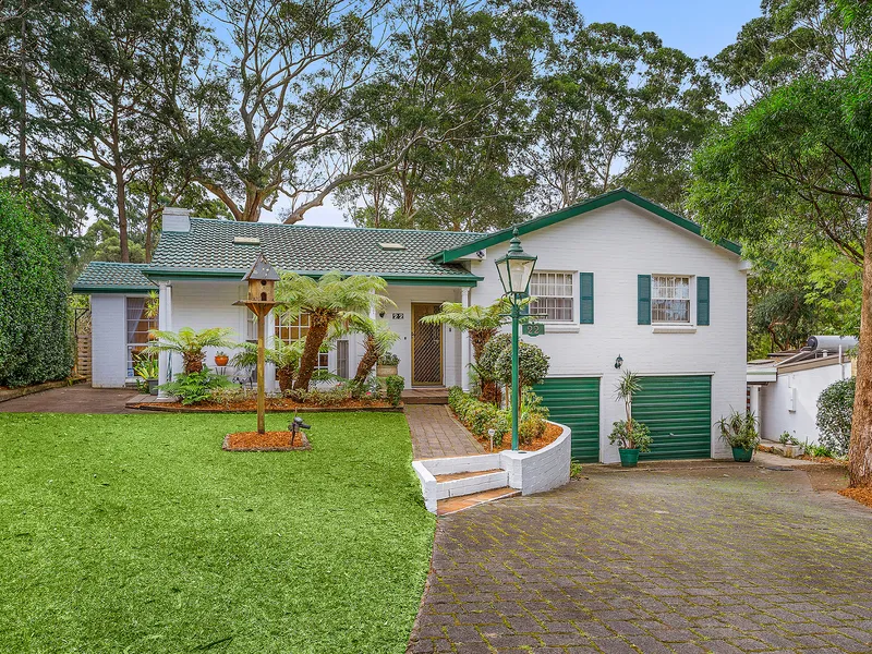 Serene family classic on 1353m2 of land