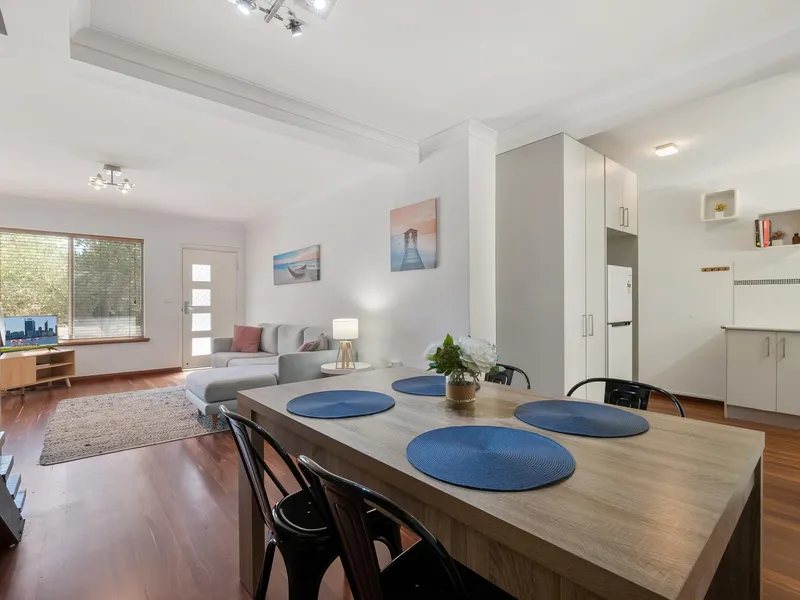 Beautifully Renovated 3 Bed Townhouse
