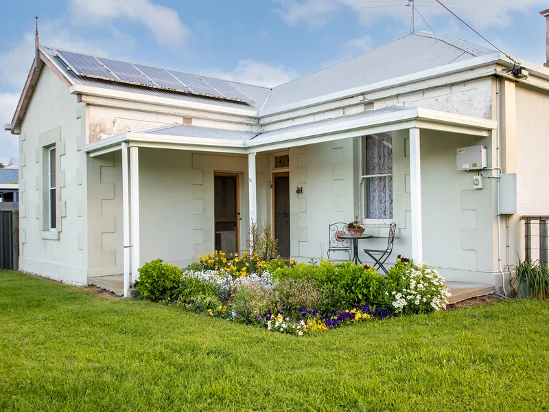 Beautifully presented and renovated, call this home or holiday let!