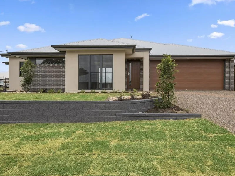 Luxury Living | Conveniently Located