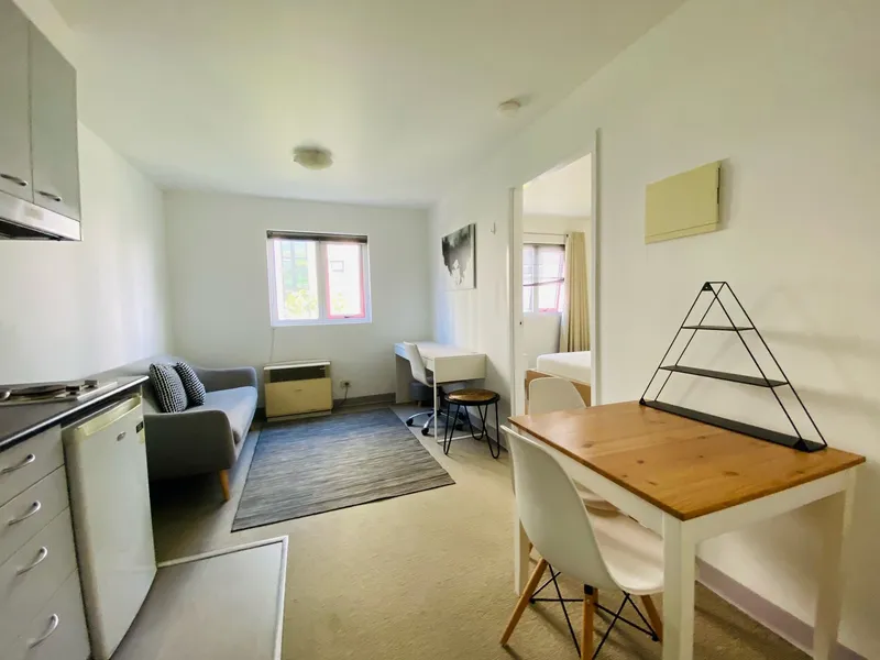 Stylish One Bedroom Apartment!