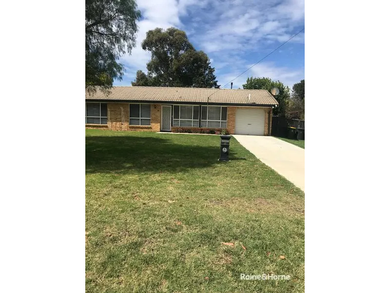 Raglan - Renovated & Close to Raglan School- Available early January 2023