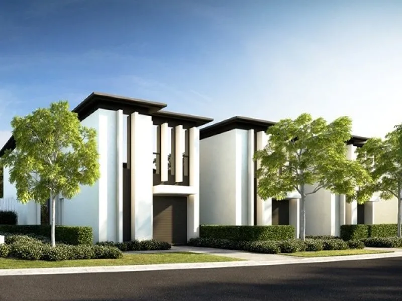 Stylish townhouse that offers you the Gold Coast Living. Bordering the Glades Golf course,