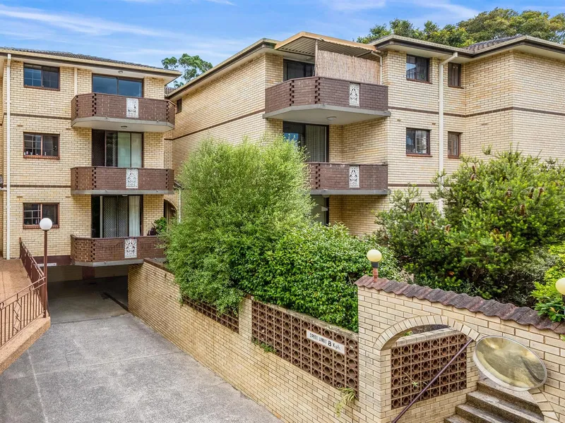 Elevated Ground floor unit - Total size - approx 141 SQM