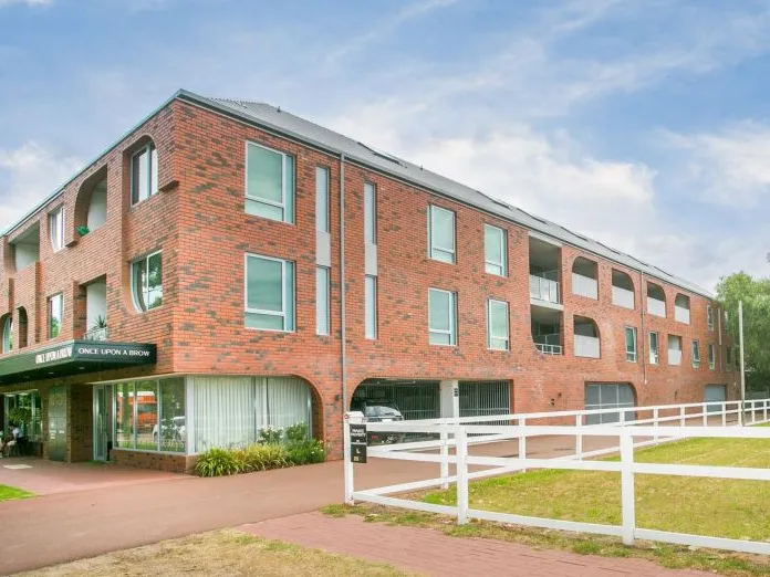 Trendy 2 Story Apartment in Guildford Village!