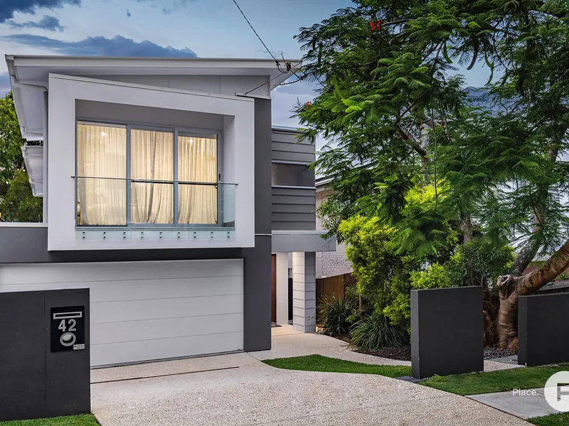 Executive Oasis in an Esteemed Avenue