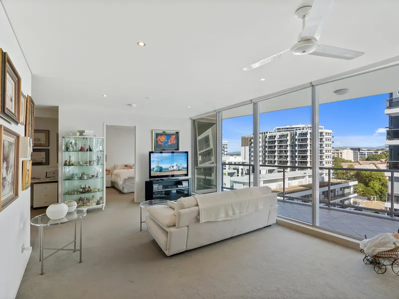 Huge 1 Bed + Study with Views! Unbeatable buying!