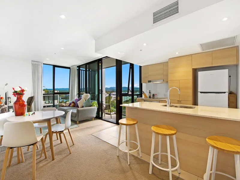 Cosmopolitan Living In The Heart Of Broadbeach