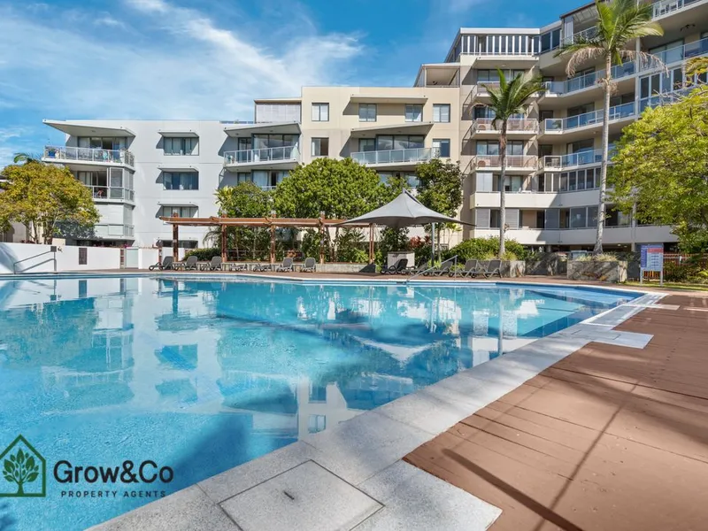 🌊 Stunning 2-Bedroom Apartment with Breathtaking Ocean Views – Burleigh Heads 🏖️