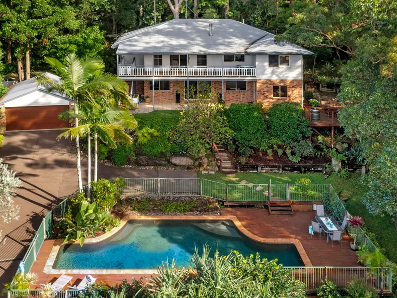 Half an Acre with Surreal Views over the coastline with in minutes to the Beach, This is a truly unique opportunity in Buderim Meadows