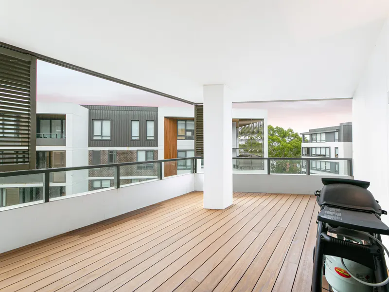 LUXURY NORTH FACING 2 BEDROOM APARTMENT IN THE HIGHLY SOUGHT-AFTER PUTNEY HILL COMMUNITY
