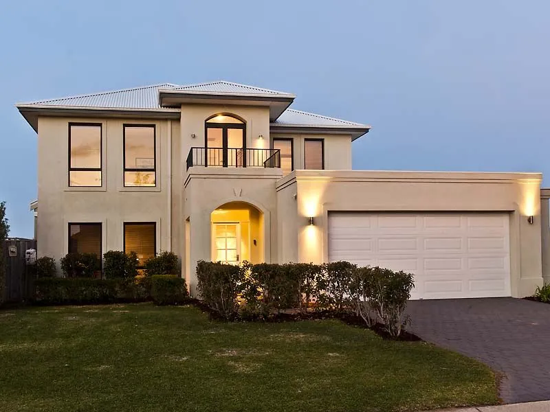 PREMIUM NORTH FACING CANAL HOME