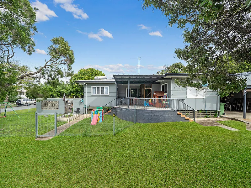 Fantastic Opportunity - Great Location - Dual Income!!
