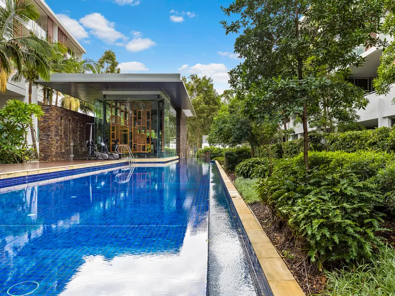 Spacious 1 Bedroom Plus Study Garden Apartment With Private Access