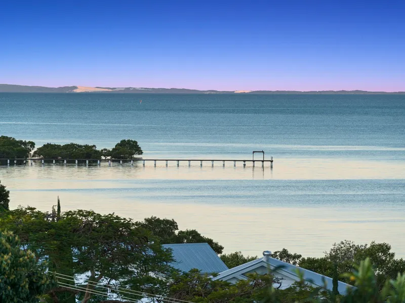 Luxury coastal entertainer with stunning bay views