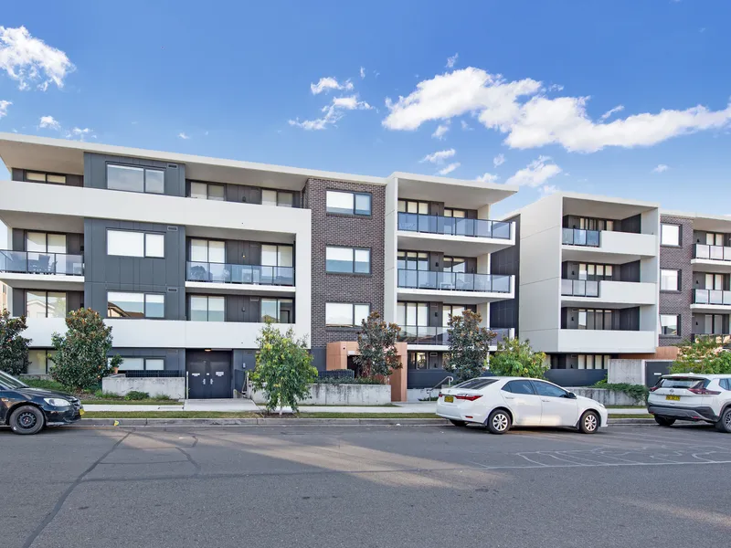 Modern studio apartment located just 1.1km from Schofields Station