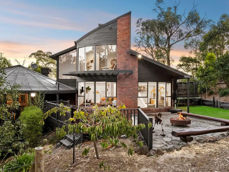 Exquisite Residence with Panoramic Views