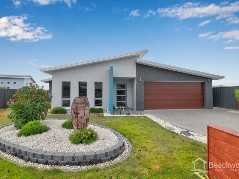 Live the dream in stunning Chardonnay Drive