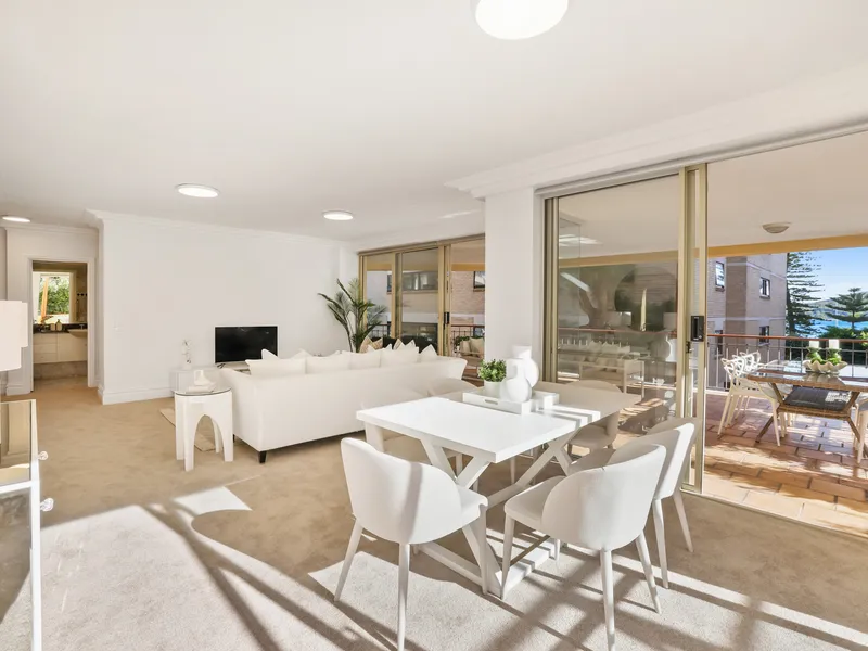 Harbourside retreat with a north facing wraparound terrace