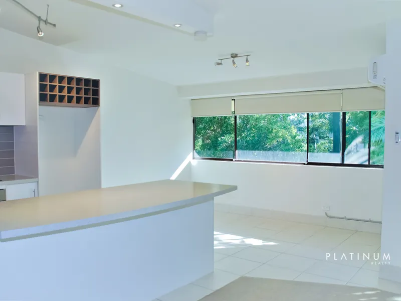 Quality 2 bedroom apartment - Central Broadbeach Waters