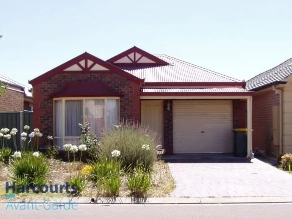 Three Bedroom Villa Home In Central Mawson Lakes