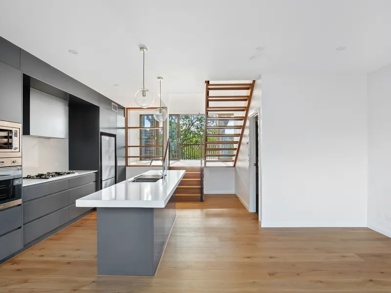 Unique Peaceful Waterfront Townhouse