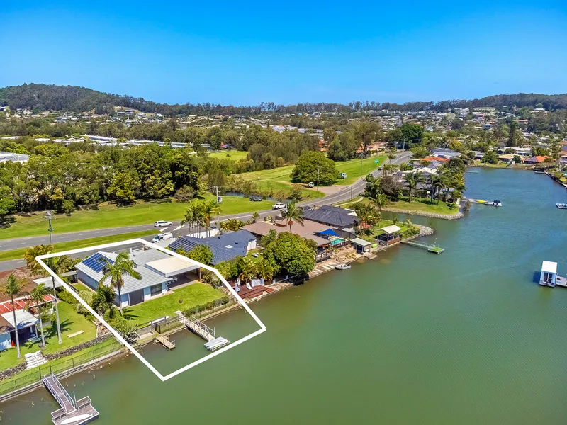 Waterfront Currumbin Waters Lifestyle