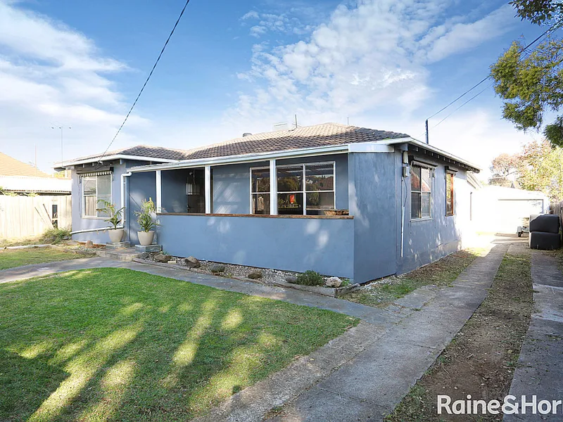 GEM IN A HEART OF LAVERTON