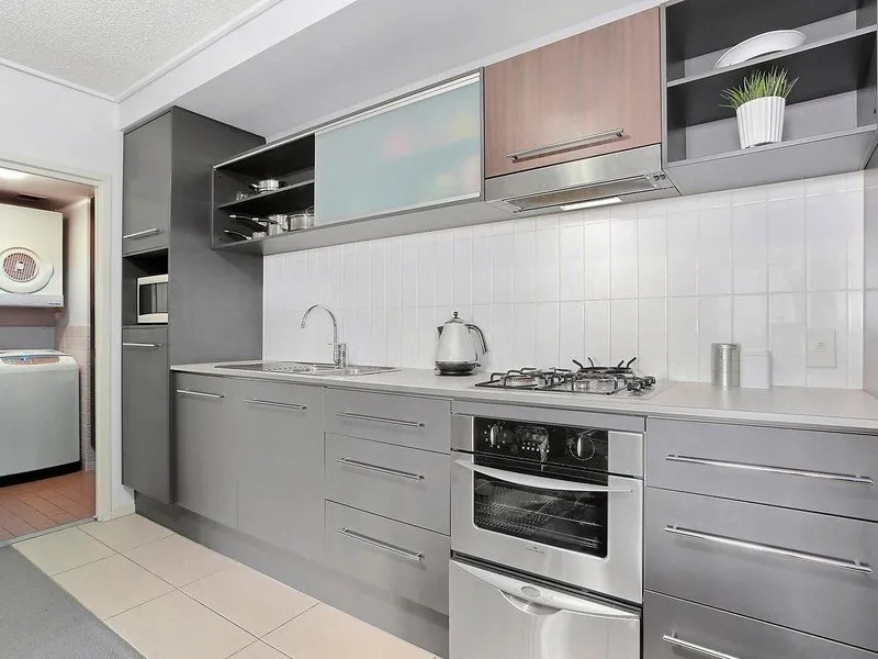 1 Bedroom UNFURNISHED Apartment in 1000 ANN