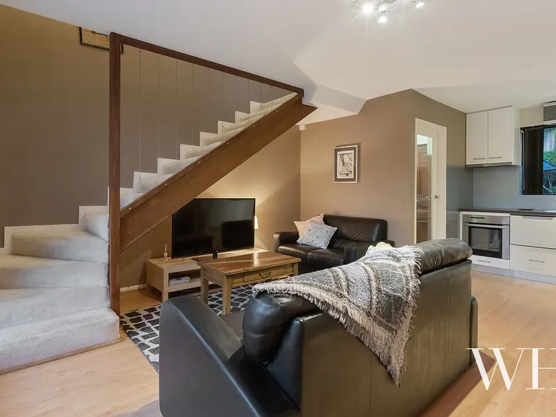 Perfectly poised breezy hide-away