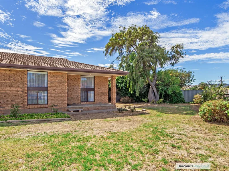 Spacious Unit Only Moments From The Beach!!!