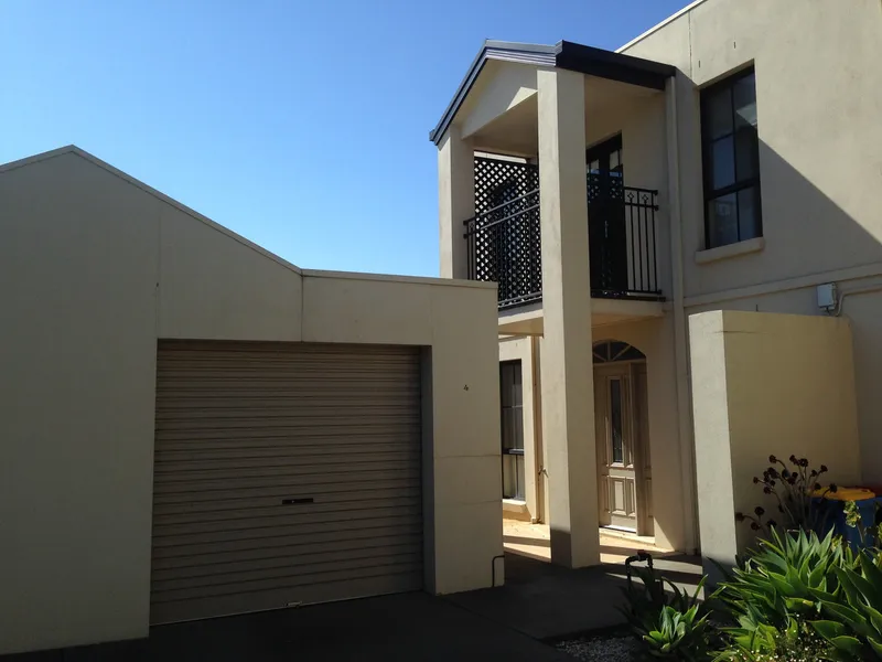 DOUBLE STORY TOWNHOUSE IN THE CBD