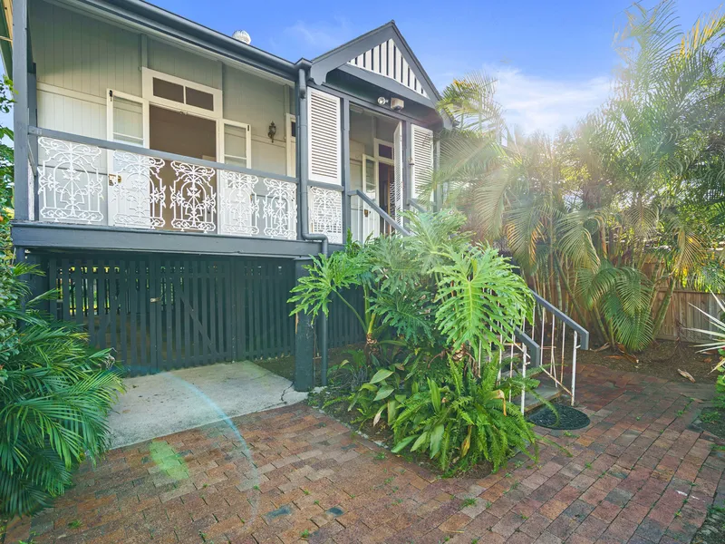 Exceptional Opportunity - Kangaroo Point Character Home