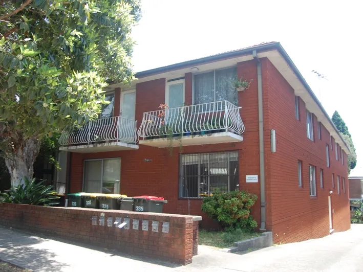 Spacious 1 Bedroom Unit