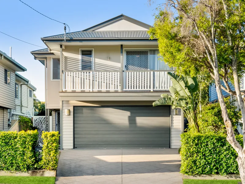 Relaxed Luxury - Bayside Living!