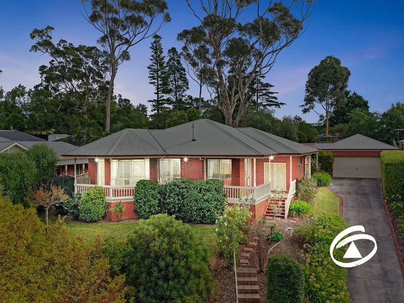 HUGE FAMILY HOME in HERITAGE SPRINGS