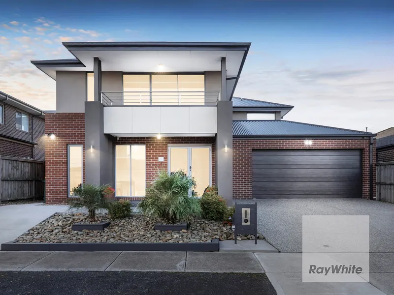 Luxe , Family Friendly Living At Its Finest!