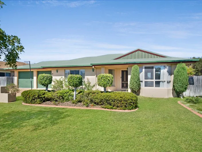 Space, Location and Convenience - Central to JCU, Lavarack And The Hospital