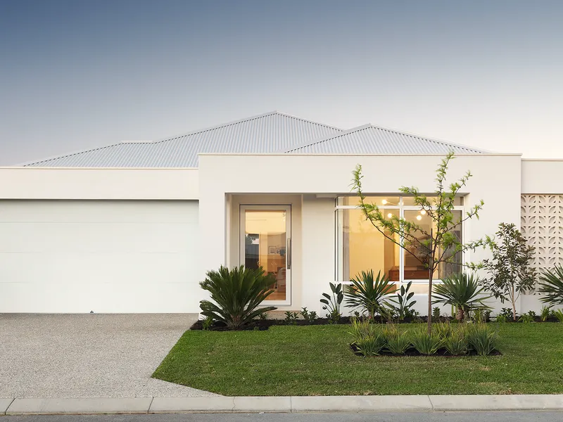 Glamorous! Large High Spec 'Meridian' home and impressive block