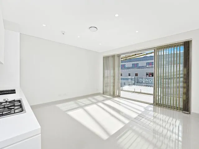 PRIME LOCATION - AS NEW