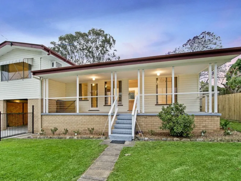 3 Bedrooms + Study In The Heart Of Petrie Village!