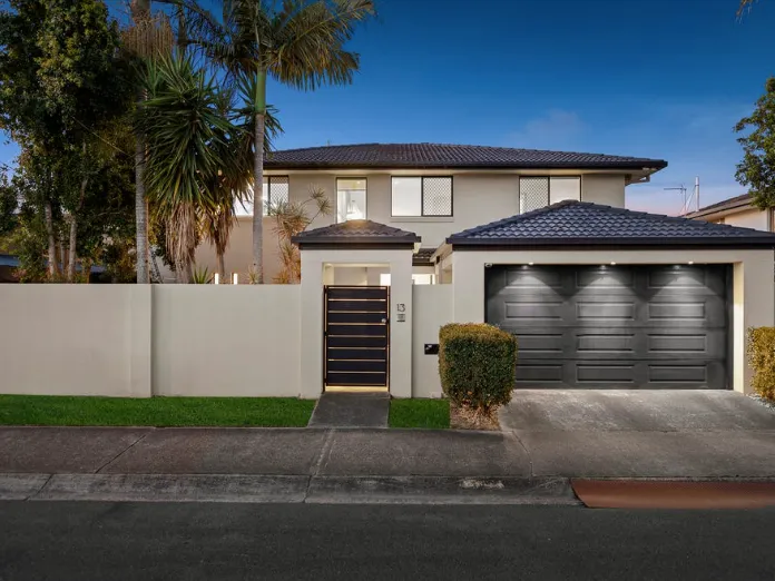North East Facing Waterfront Entertainer in the heart of Broadbeach Waters