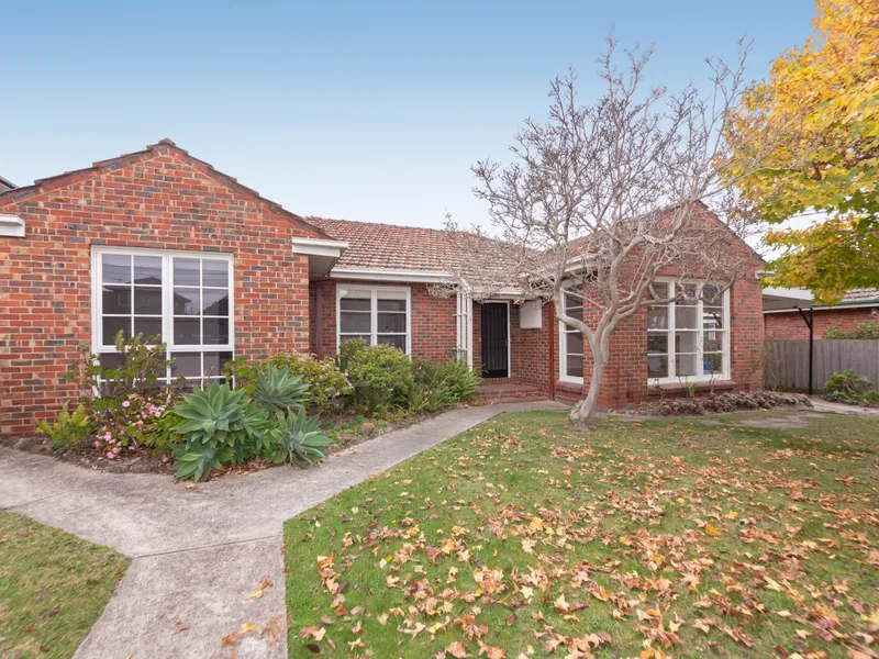 BEAUTIFULLY RENOVATED FAMILY HOME