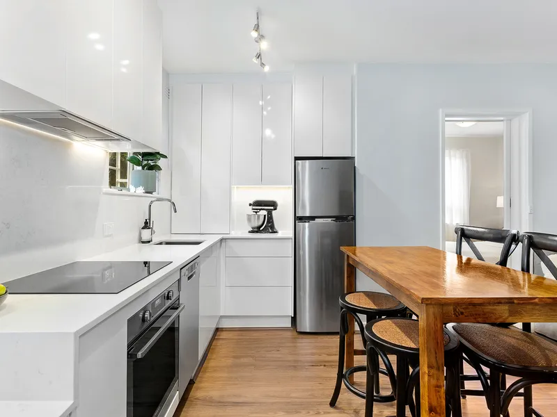 Ground floor prime lifestyle location!