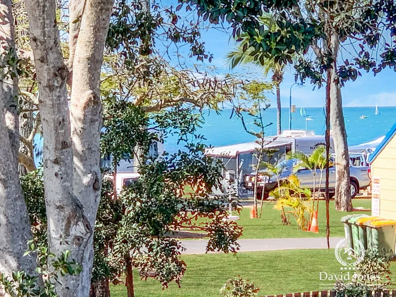 Hervey Bay, Frasier Coast, 8 units with Sea views,