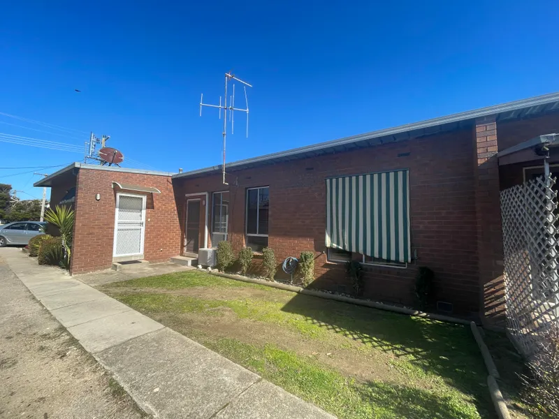 UNIT IN GOOD LOCATION